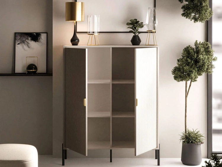 Wysoka komoda dwudrzwiowa ze złotymi uchwytami Orlean kaszmir mat