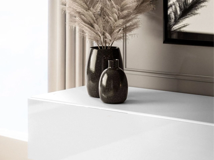 Szafka RTV 90 cm z oświetleniem LED i czarnymi metalowymi nóżkami Aurelie Biały połysk