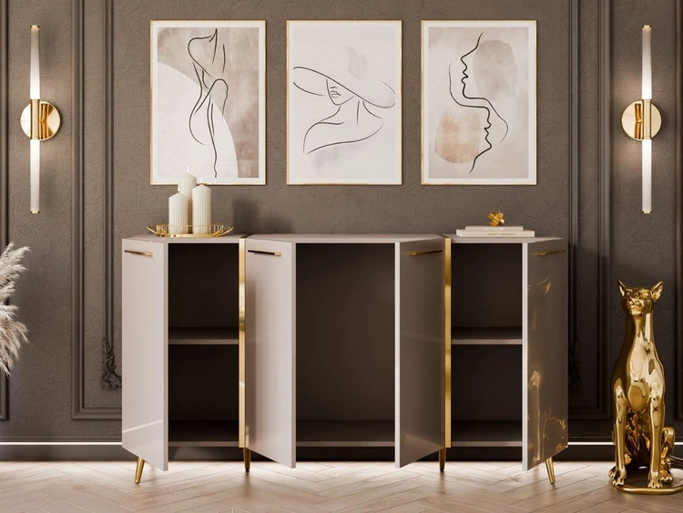 Czterodrzwiowa komoda 158 cm w stylu glamour ze złotymi uchwytami i nogami Lunelie kaszmir połysk