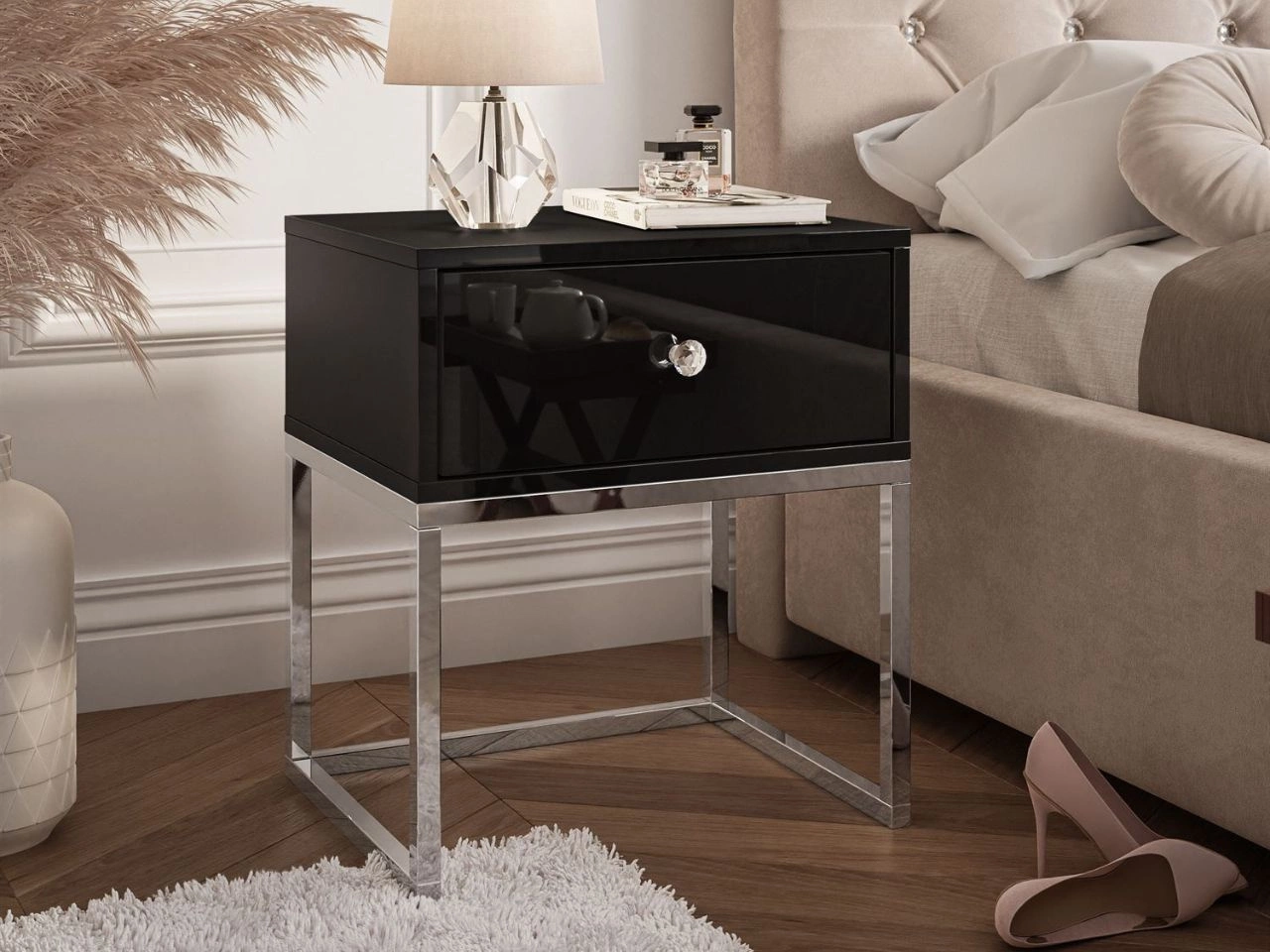 Stolik nocny glamour z szufladą i srebrnymi nogami Brisa czarny połysk