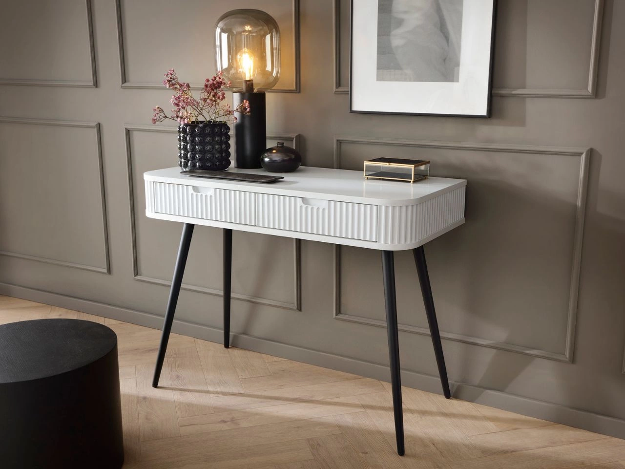 Toaletka z czarnymi metalowymi nogami Viva Czarna