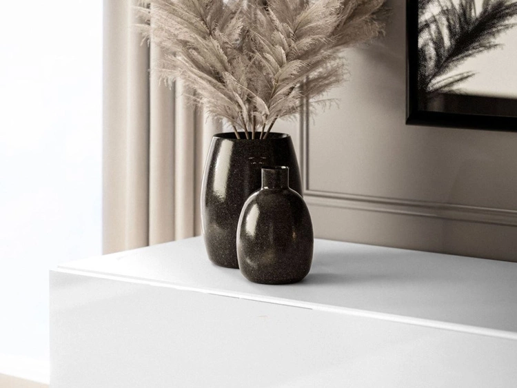 Szafka RTV 90 cm do salonu z oświetleniem LED i złotymi nóżkami Aurelie Biały połysk