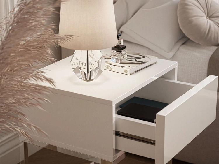 Stolik nocny z szufladą i srebrnymi nogami Brisa biały połysk
