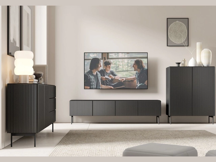 Szafka RTV z czterema drzwiami Qualita Czarna