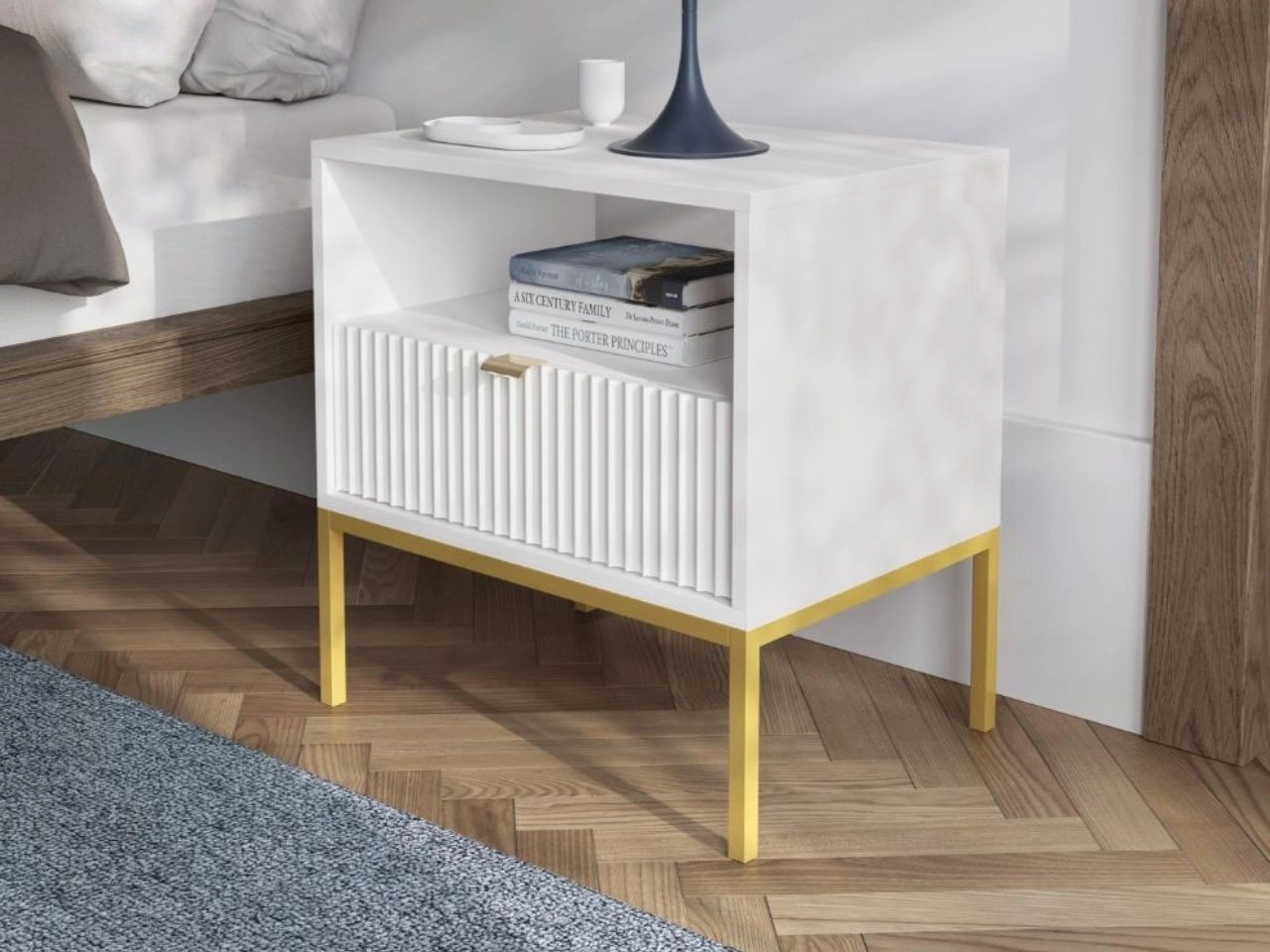 Stolik nocny z szufladą Amber biały na złotych nogach