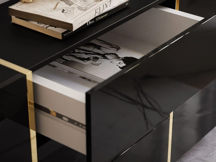 Dwudrzwiowa komoda 158 cm z trzema szufladami Lunelie czarny połysk