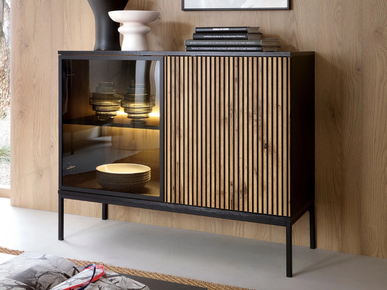 Komoda z drzwiami i oświetleniem LED Deo Dąb Wotan