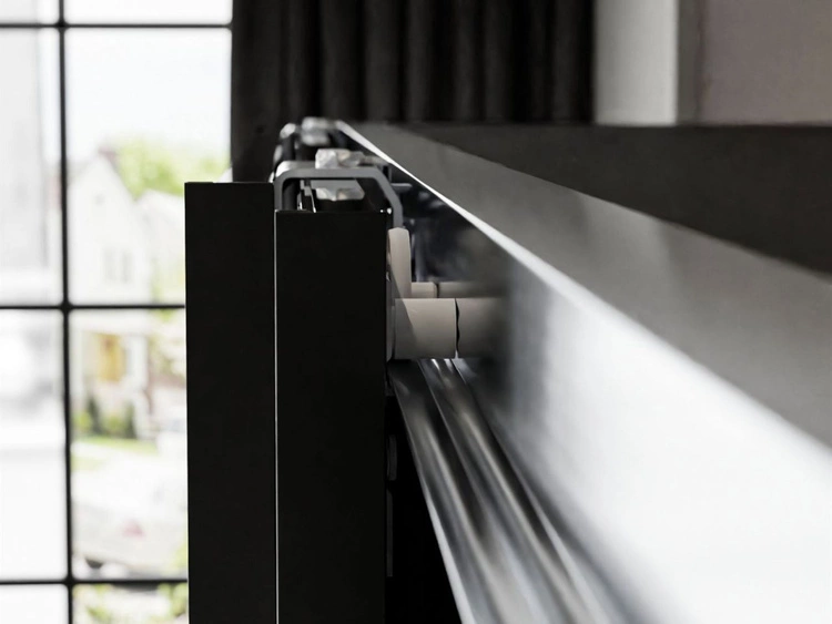 Szafa dwudrzwiowa z drzwiami przesuwnymi i lustrem 244 cm Nuveo Czarny połysk