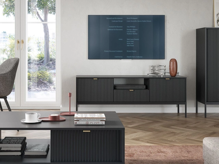 Szafka pod telewizor z szufladami i drzwiczkami Amber czarna na czarnych nogach