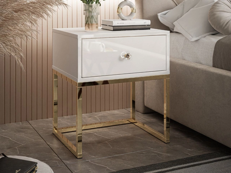 Stolik nocny glamour z szufladą i złotymi nogami Brisa biały połysk