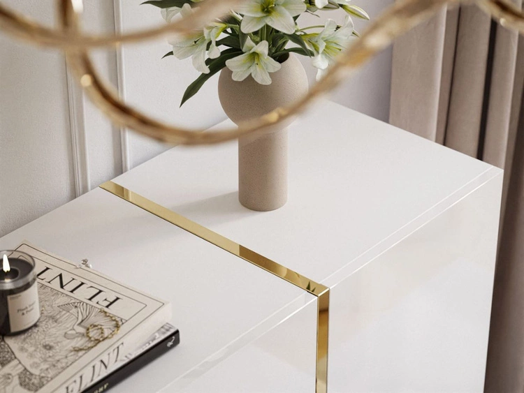 Dwudrzwiowa komoda 158 cm z trzema szufladami Lunelie biały połysk