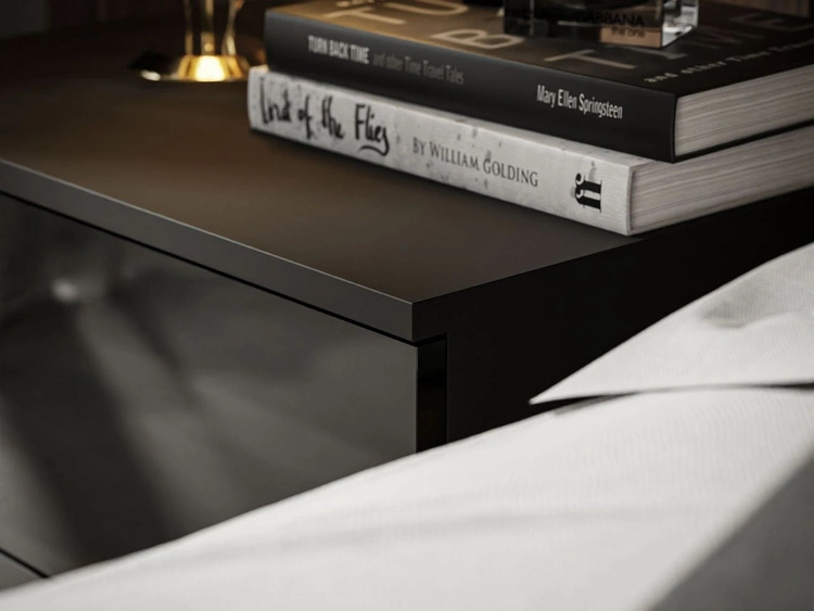 Stolik nocny z szufladami na złotych nogach Nuveo Czarny połysk