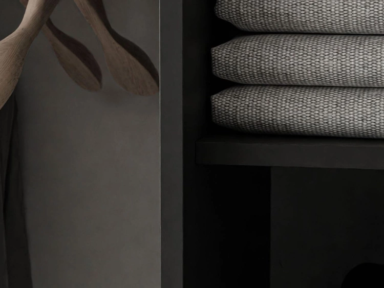 Szafa dwudrzwiowa z drzwiami przesuwnymi 194 cm Nuveo Czarny połysk