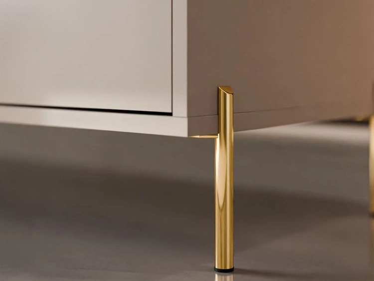 Trzydrzwiowa komoda 154 cm na złotych nogach Vivance kaszmir połysk