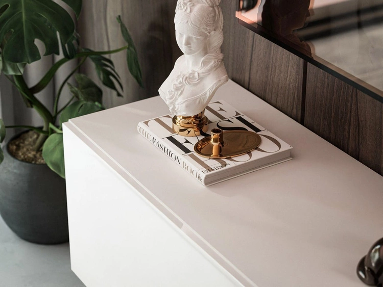 Szafka RTV pod telewizor z drzwiczkami na czarnym stelażu 150 cm Nodoo Biały połysk