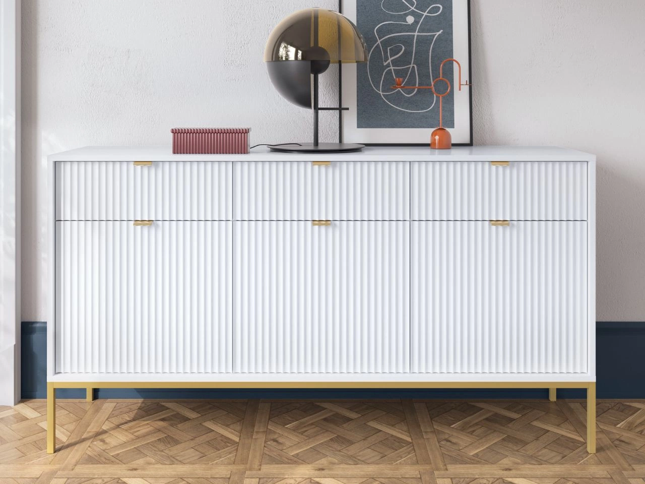 Komoda z drzwiami i szufladami Amber biała na złotych nogach
